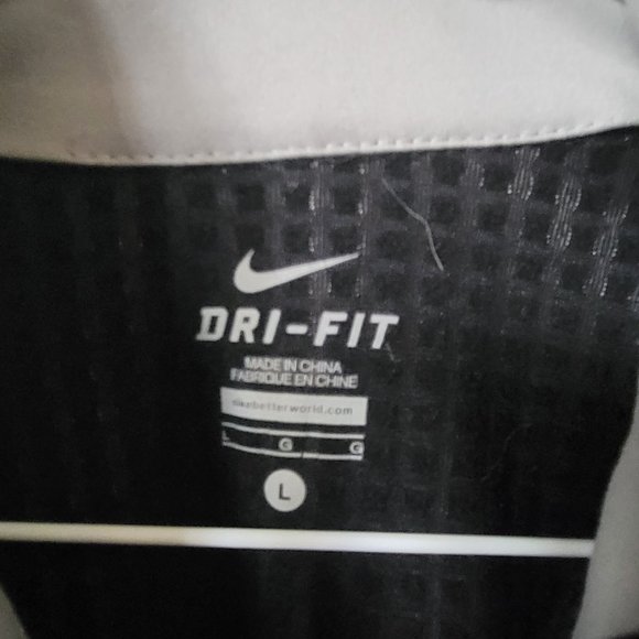 Nike Dri-Fit Element Black Jacket - Picture 9 of 13